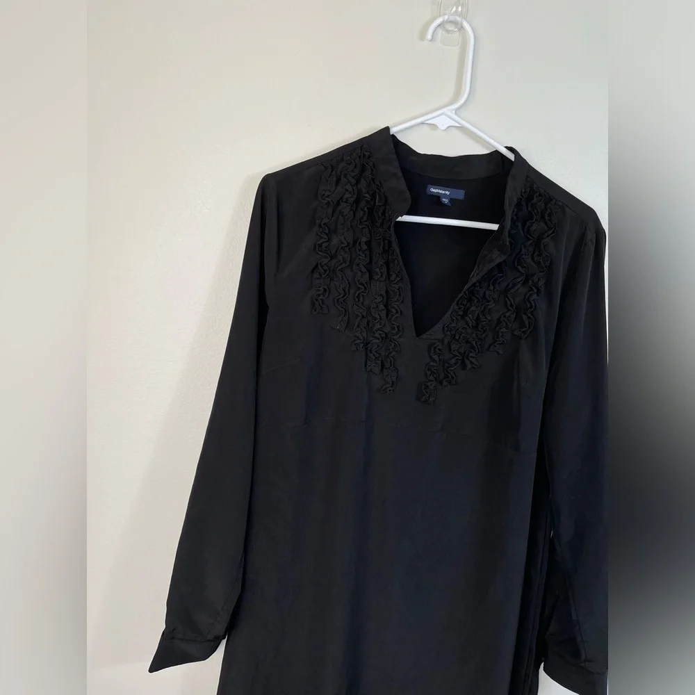 Elegant Black Dress - Picture 2 of 13